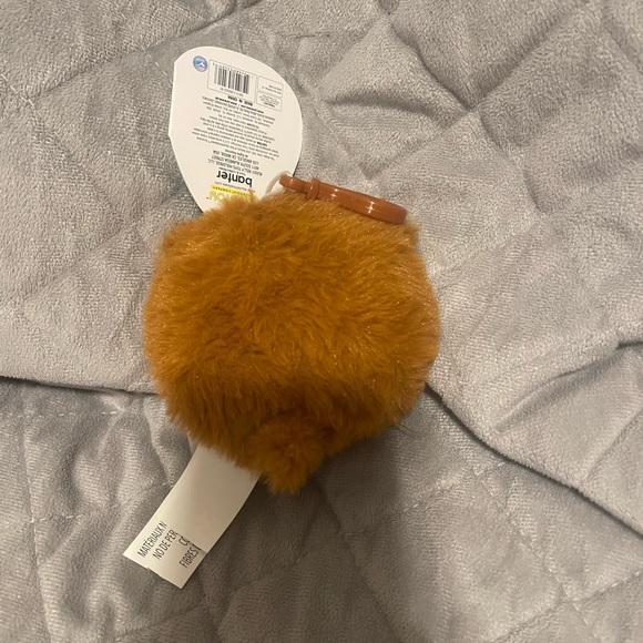 Fuzzy wilfred squishmallow clip - Picture 2 of 2